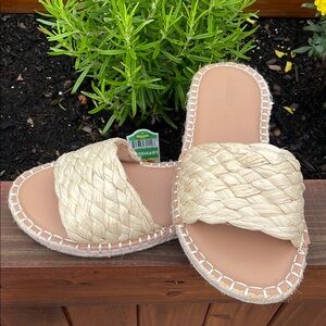 Old Navy Cream Sandals with Woven Design and Cushioned Sole fun and pretty